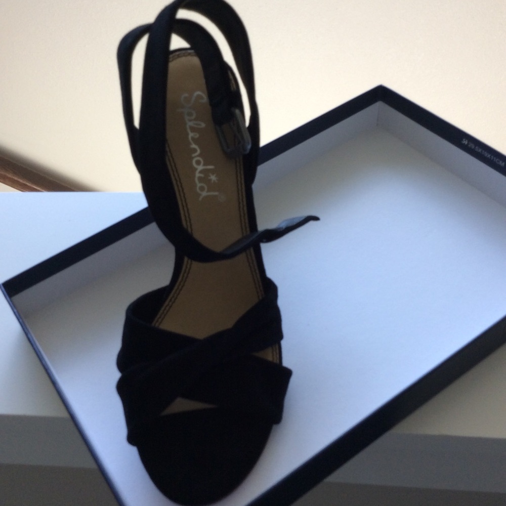 Sandals - Picture 3 of 4